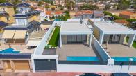 One level 3 bed 2 bath villa with private pool in quiet area near Torrevieja