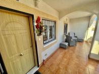 for long term rent south facing renovated 2 bed apartment with jacuzzi in Los Altos