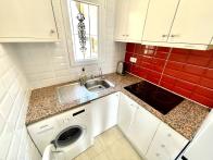 for long term rent south facing renovated 2 bed apartment with jacuzzi in Los Altos