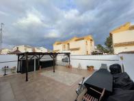 Fabulous east facing 1 level  2 bedroomdetached villa with conservatory in el Raso.