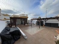 Fabulous east facing 1 level  2 bedroomdetached villa with conservatory in el Raso.